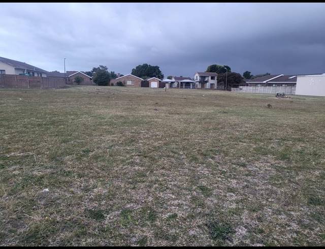 LAND FOR SALE IN ROWALLAN PARK